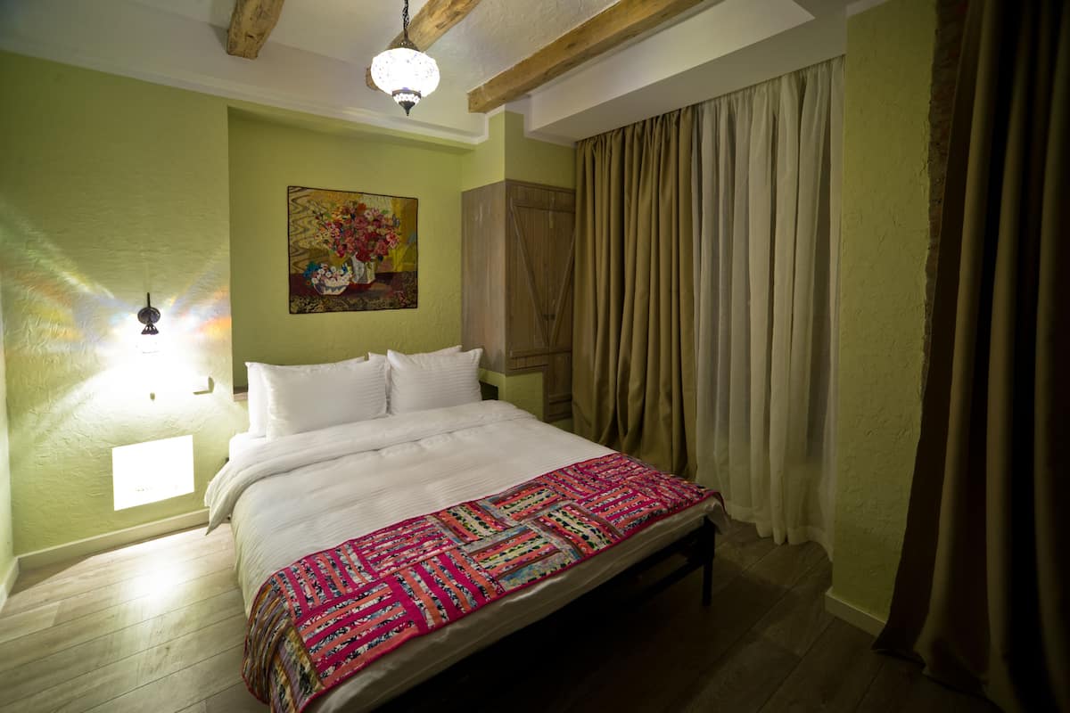 Kamar Double Comfort, pemandangan kota | Seprai premium, minibar, brankas, dan didekorasi berbeda-beda