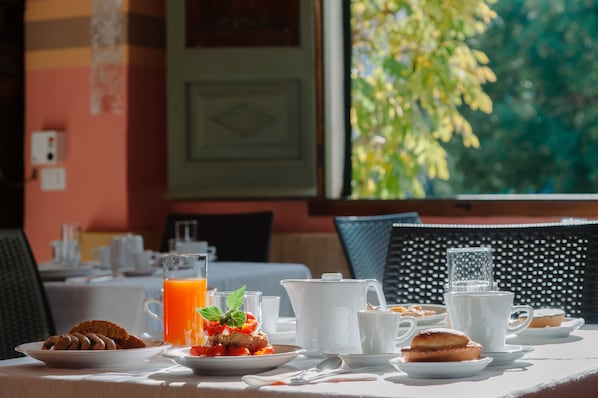 Breakfast area