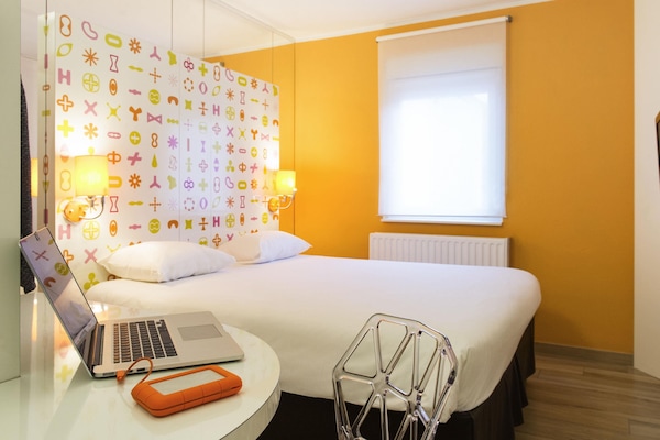 Bureau, chambres insonorisées, fer et planche à repasser, Wi-Fi gratuit