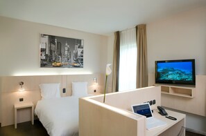 Apartment | Desk, soundproofing, iron/ironing board, free WiFi