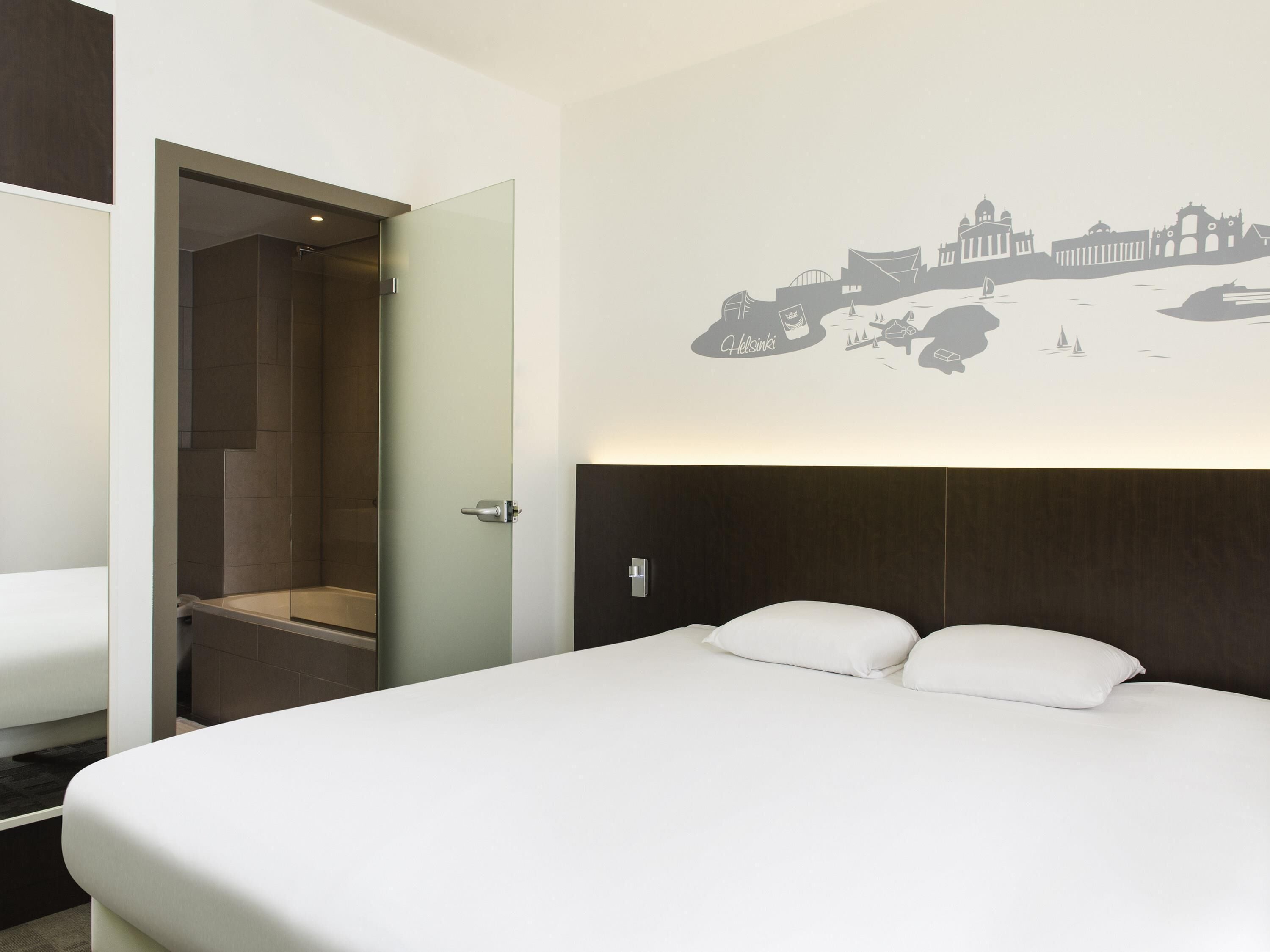 Dobbeltrom – superior, 1 dobbeltseng | Skrivebord, lydisolert, strykejern/-brett og wi-fi (inkludert)