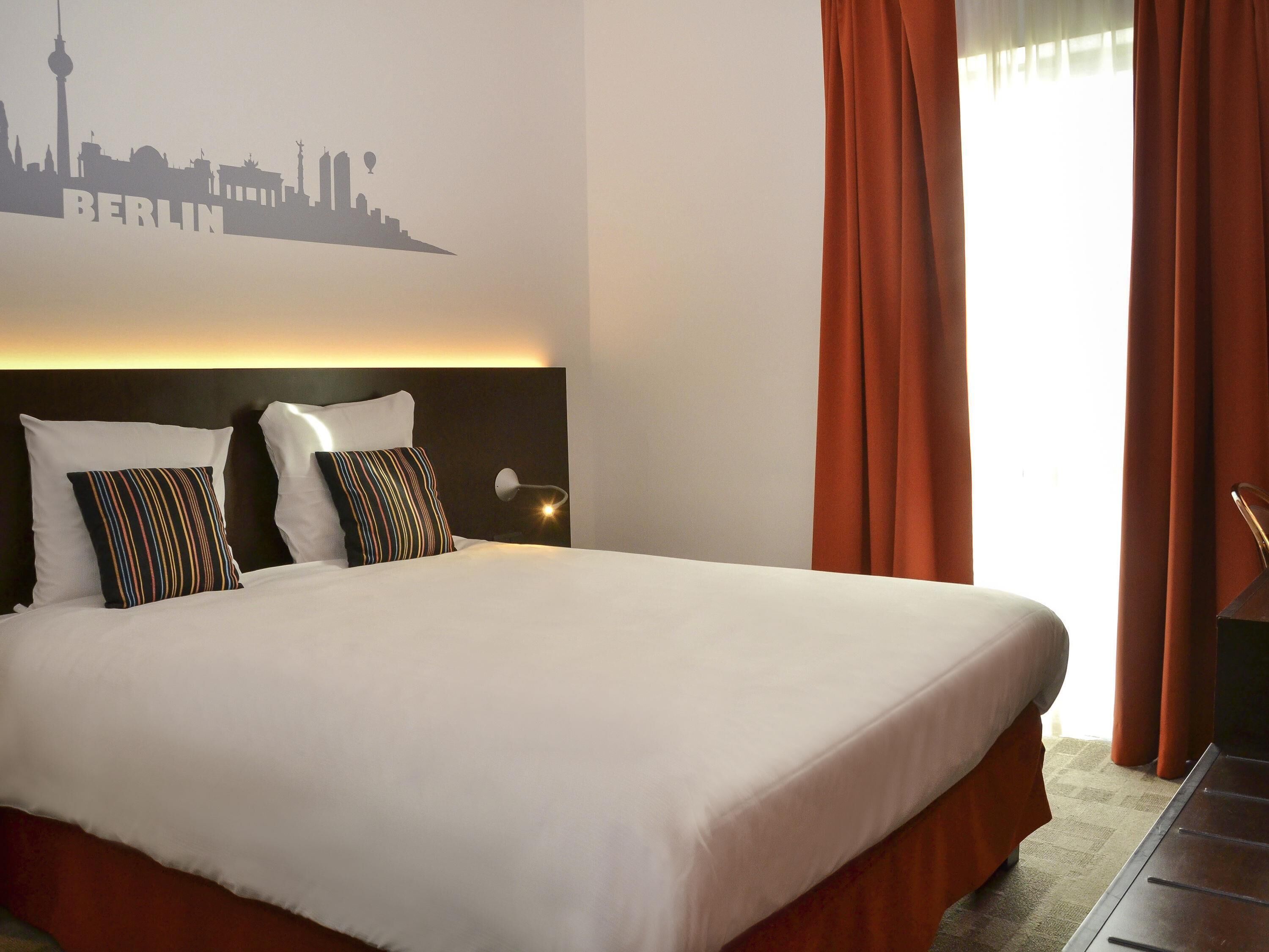 Dobbeltrom – superior, 1 dobbeltseng | Skrivebord, lydisolert, strykejern/-brett og wi-fi (inkludert)