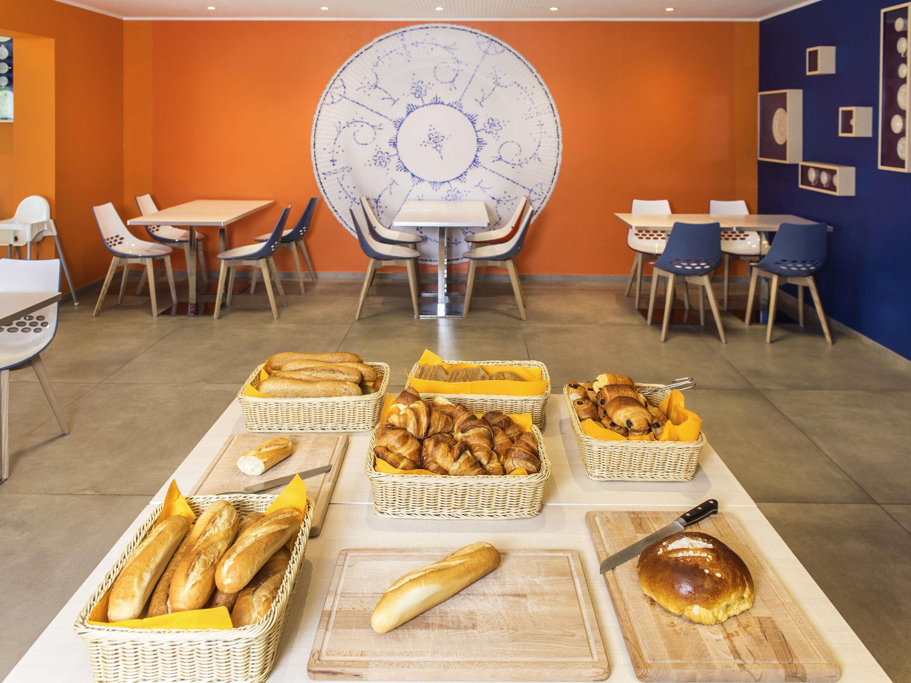 Desayuno buffet todos los días (con cargo) 