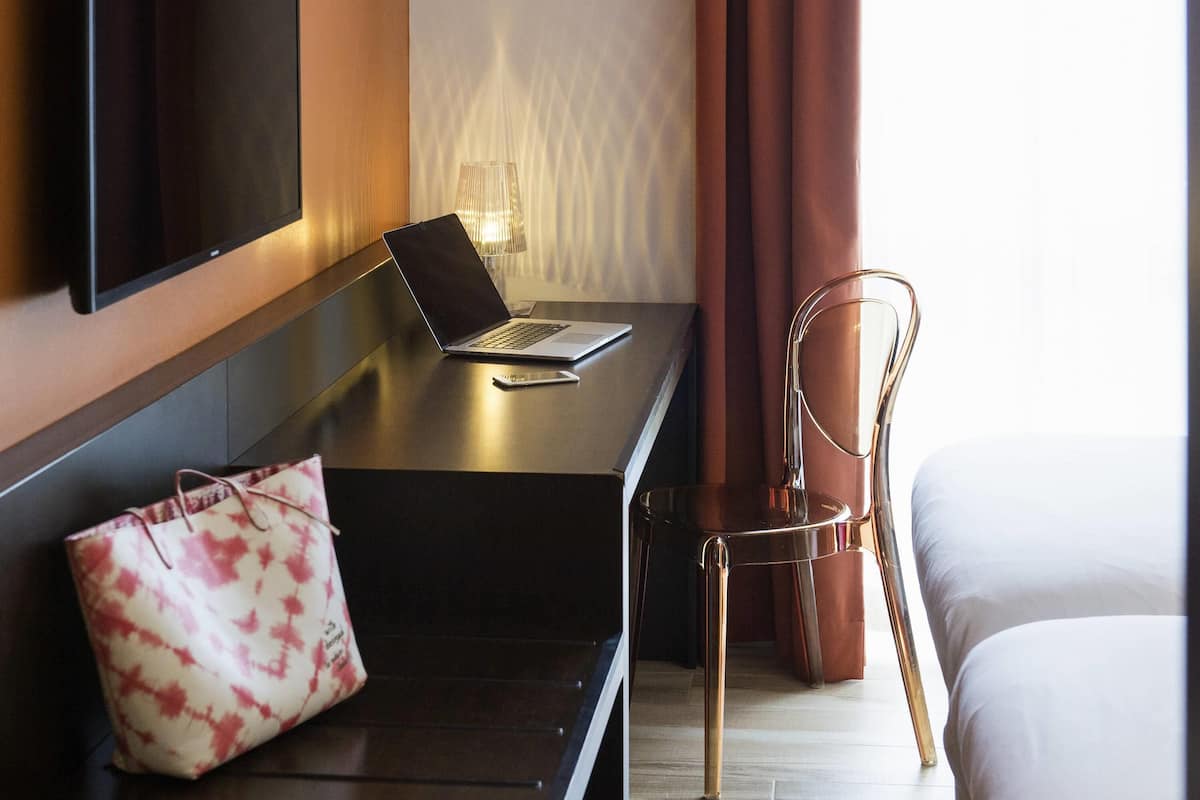 Desk, soundproofing, iron/ironing board, free WiFi