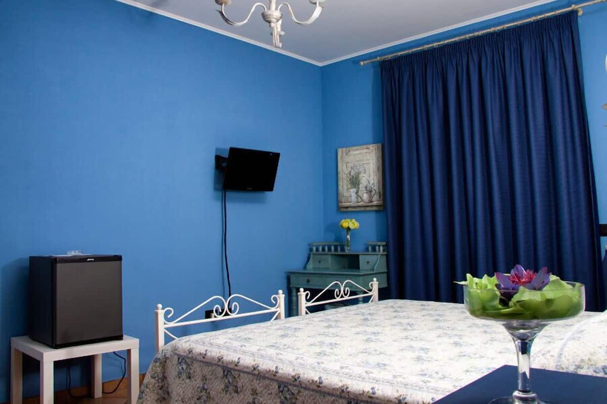 Comfort Double Room | Down comforters, minibar, in-room safe, desk