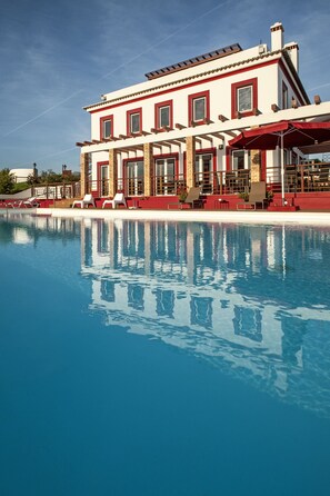 2 outdoor pools, sun loungers