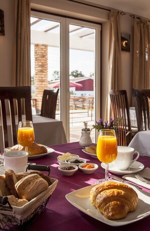 Petit déjeuner buffet compris tous les jours