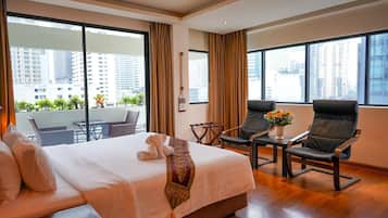 Premier Double Corner | Select Comfort beds, in-room safe, blackout curtains, iron/ironing board