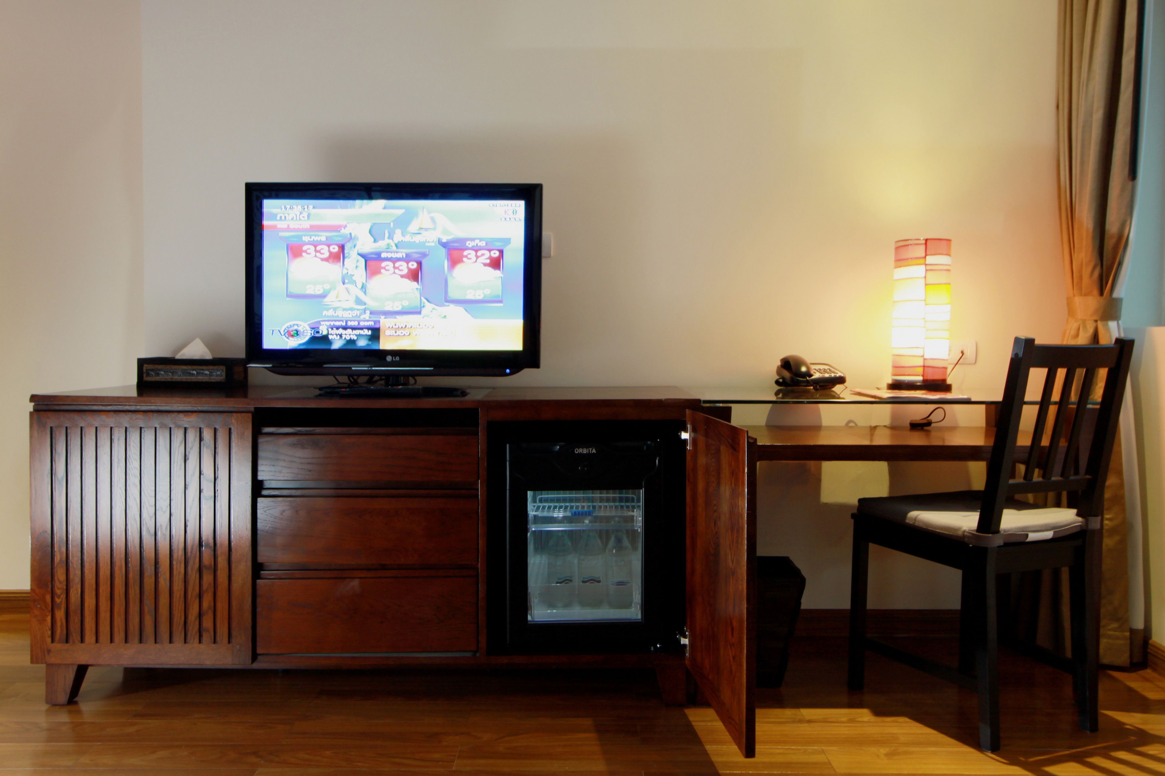 1 bedroom, select comfort beds, in-room safe, blackout curtains