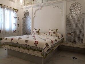 Jagat Suite Non Lake Facing
