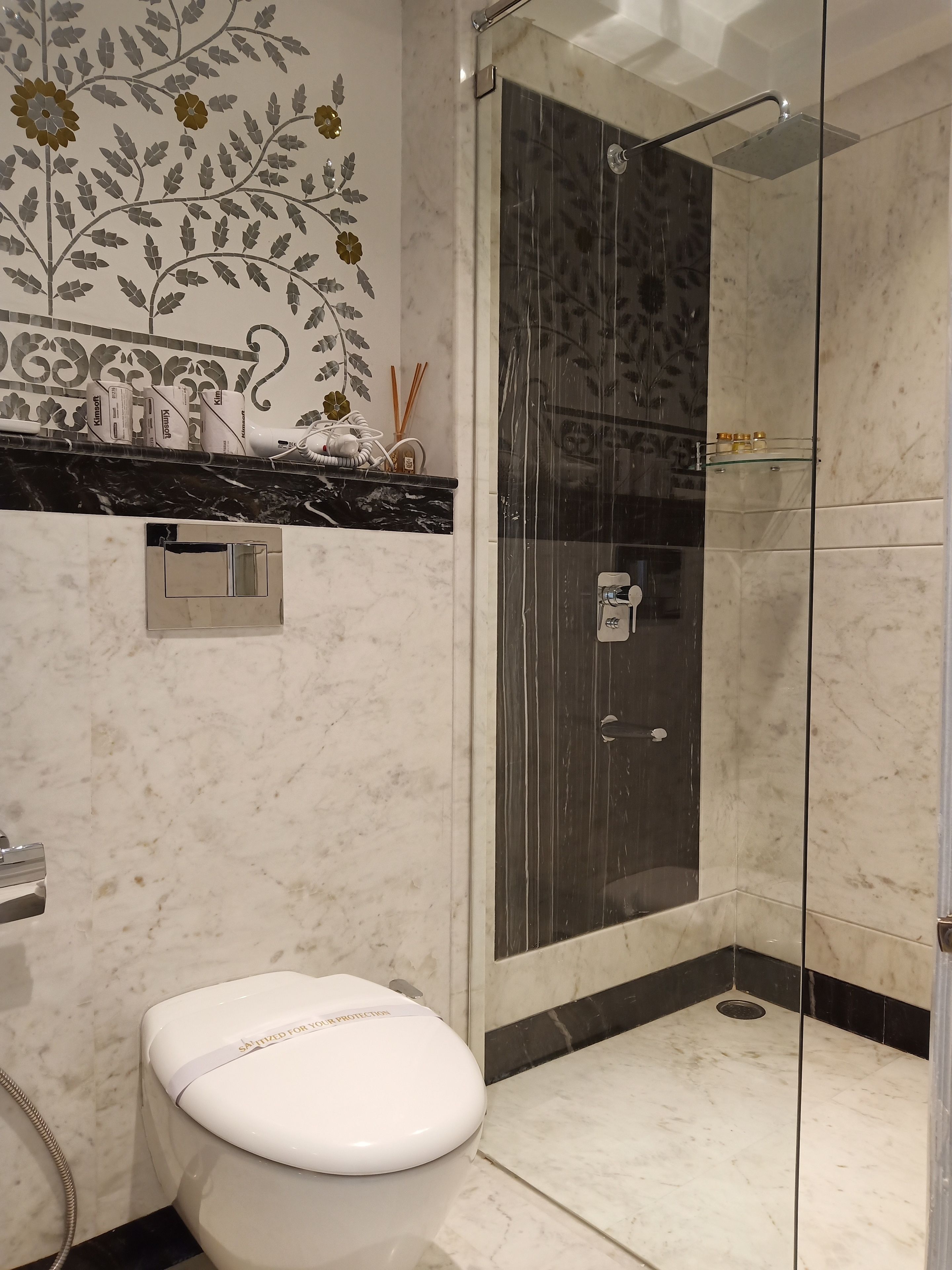 heritage lake facing room | bathroom | shower, rainfall showerhead, free toiletries, hair dryer