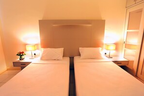 Egyptian cotton sheets, down duvets, Select Comfort beds