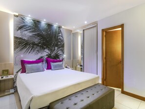 Minibar, escritorio, wifi gratis y ropa de cama