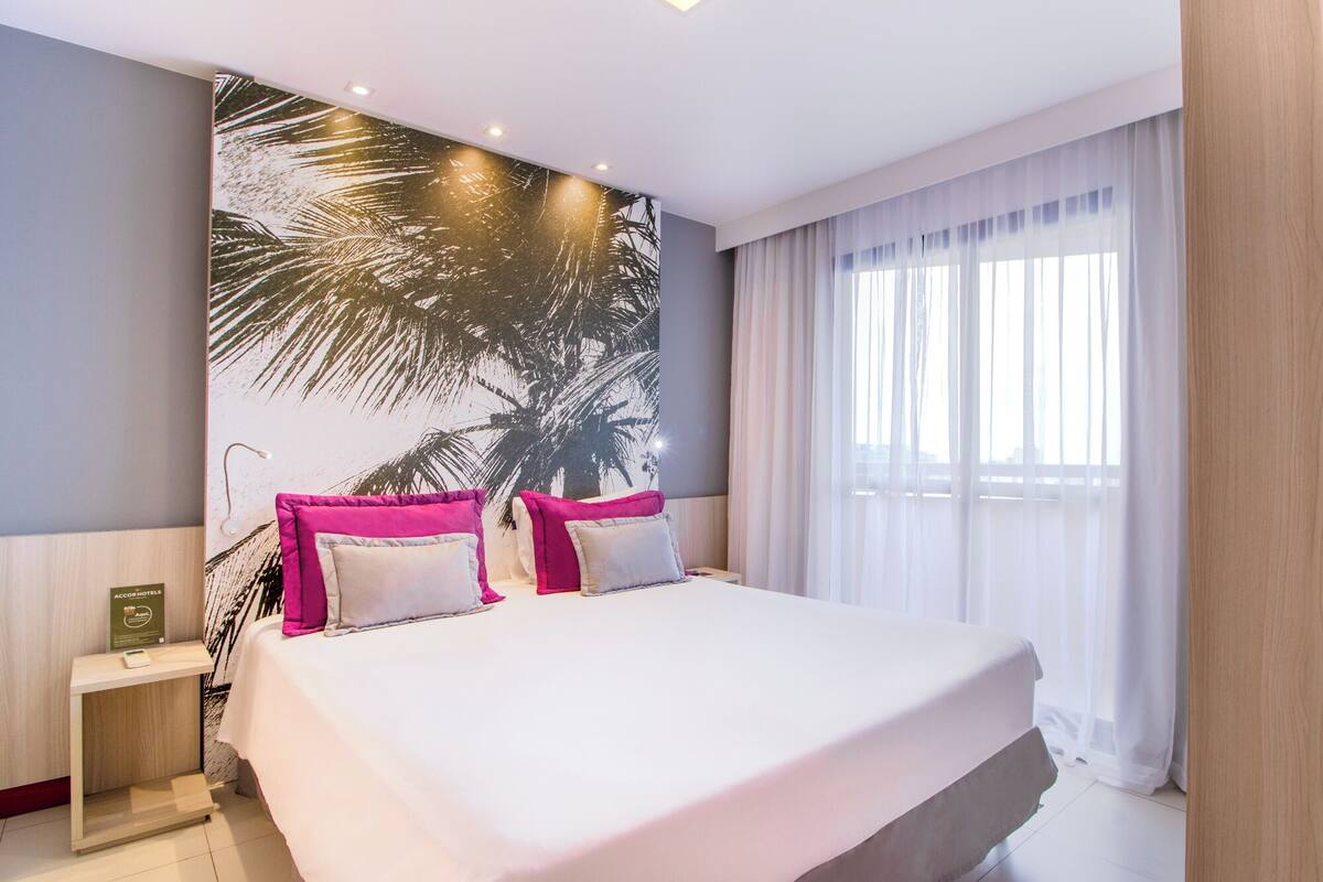 Superior Room, 1 Double Bed | Minibar, desk, free WiFi, bed sheets