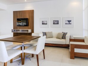 아침 식사, 점심 식사 및 저녁 식사 제공