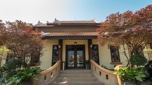 Front of property - Ang Thong Hotel (Luang Prabang)