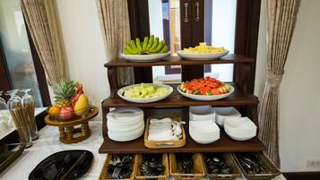 Daily buffet breakfast for a fee