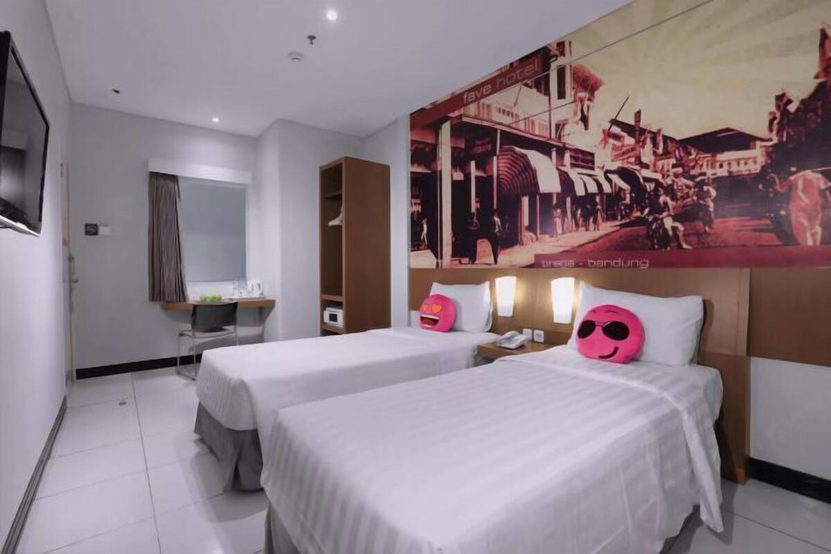 In-room safe, desk, rollaway beds, free WiFi