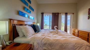 Penthouse Royal, 3 chambres, vue océan | Coffres-forts dans les chambres, décoration personnalisée