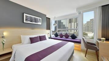 Tempur-Pedic beds, in-room safe, desk, blackout drapes