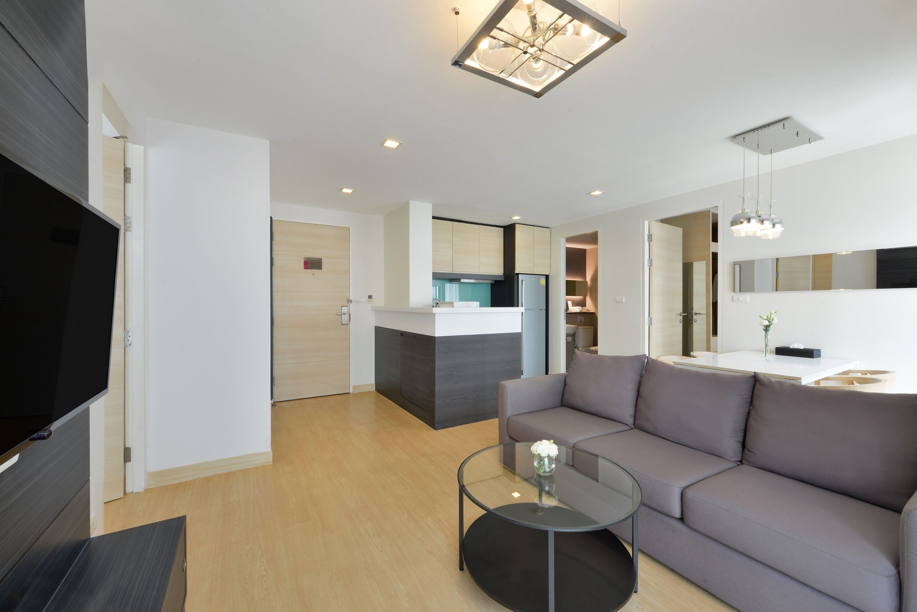 Executive Family Room - 2Bedrooms | 泰普尔床垫、客房内保险箱、办公桌、遮光窗帘