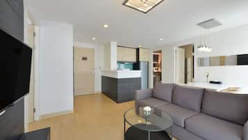 Executive Family Room - 2Bedrooms | Tempur-Pedic beds, in-room safe, desk, blackout curtains