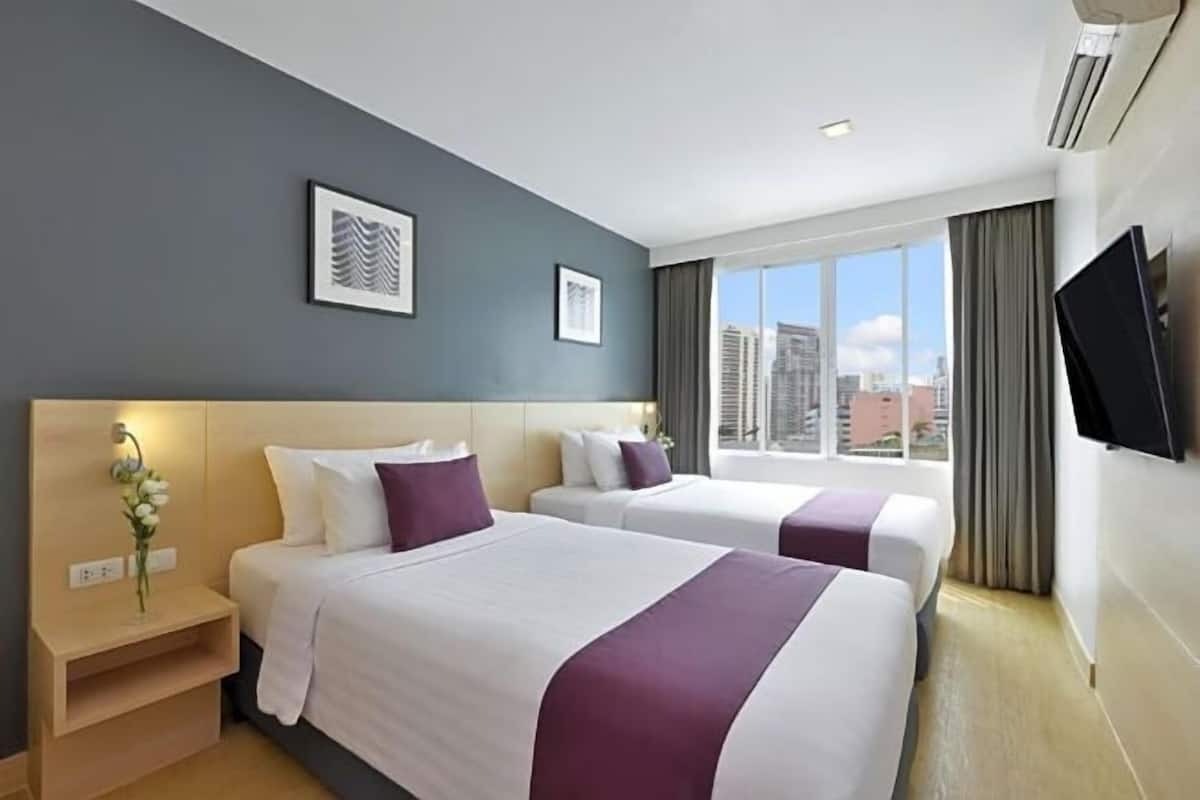 1 bedroom, Tempur-Pedic beds, in-room safe, desk
