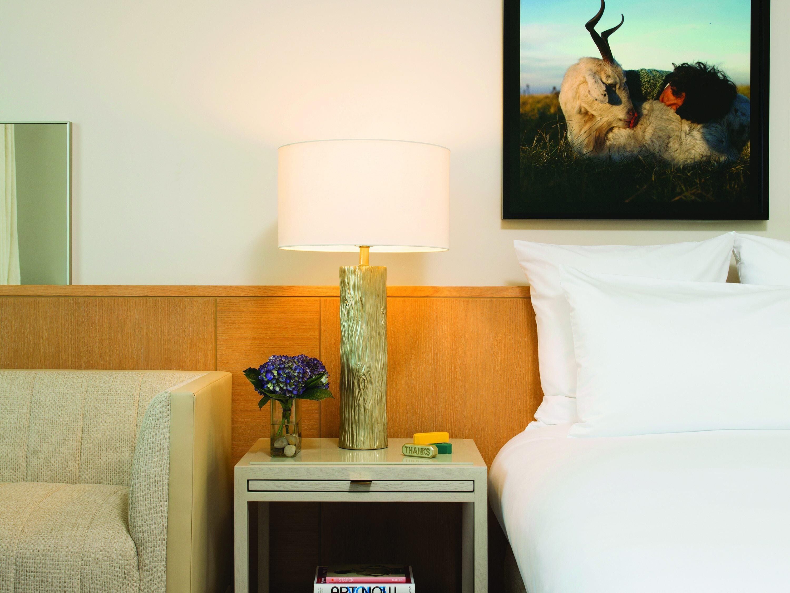 Habitación Deluxe, 1 cama de matrimonio grande | Ropa de cama de alta calidad, edredones de plumas, minibar y caja fuerte