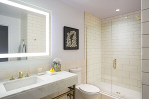 ของใช้ในห้องน้ำเป็นมิตรต่อสิ่งแวดล้อม, ไดร์เป่าผม, ผ้าเช็ดตัว