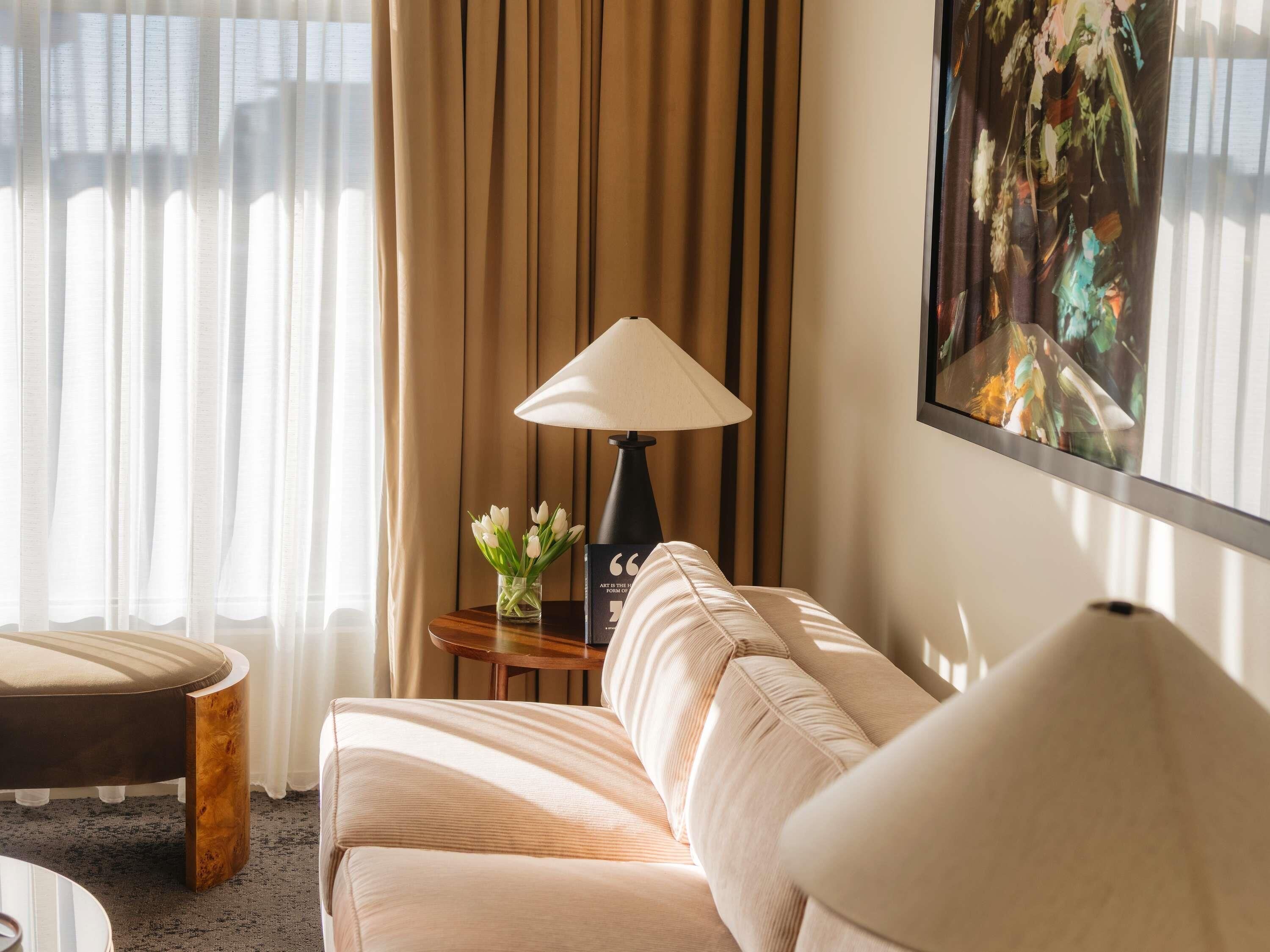 Premium bedding, down comforters, minibar, in-room safe