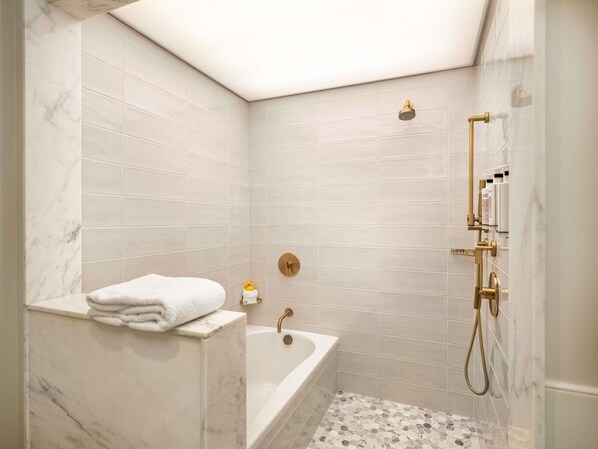 Ropa de cama de alta calidad, edredón y minibar