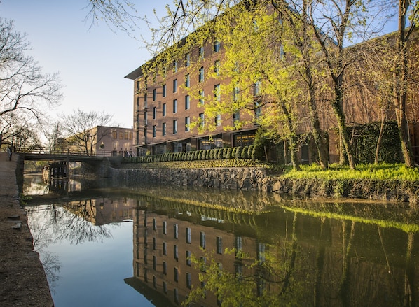 Overlooking the serene river, this building offers stunning views and a tranquil atmosphere.