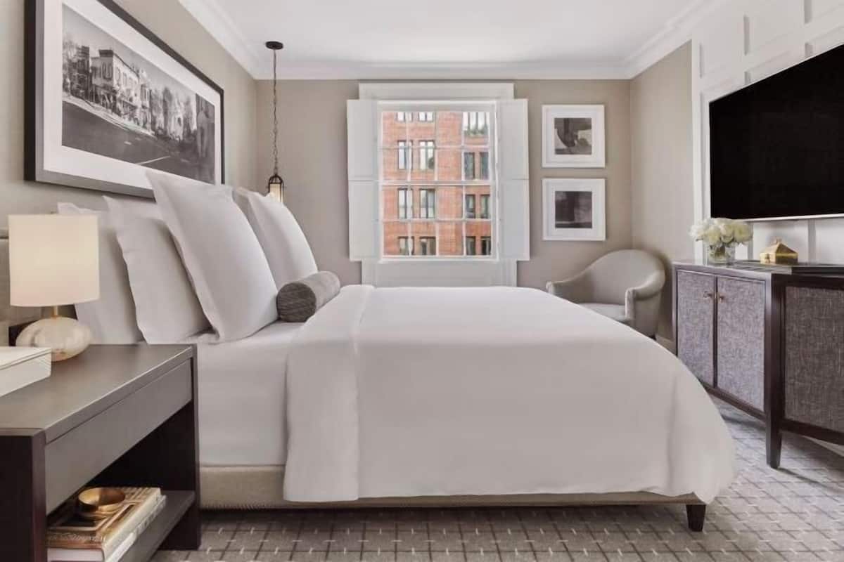 1 bedroom, premium bedding, pillowtop beds, minibar