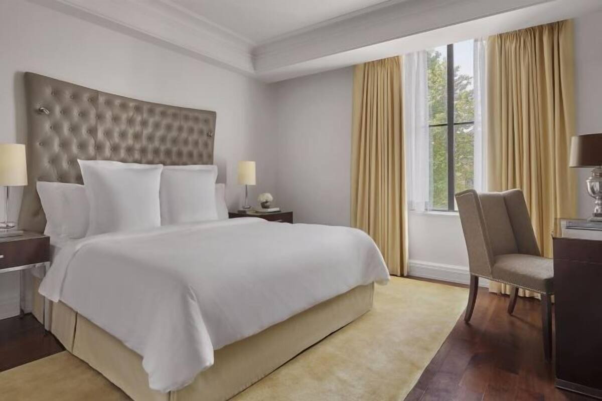 Premium bedding, pillowtop beds, minibar, in-room safe