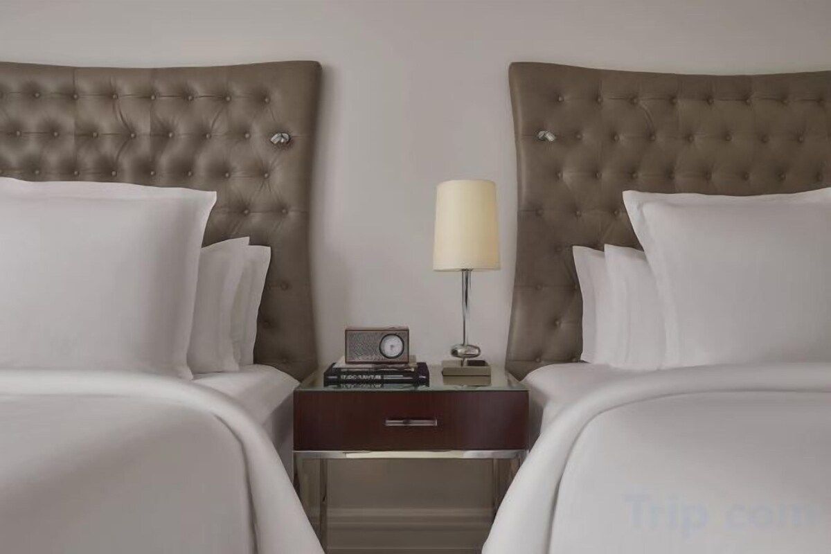 Premium bedding, pillowtop beds, minibar, in-room safe