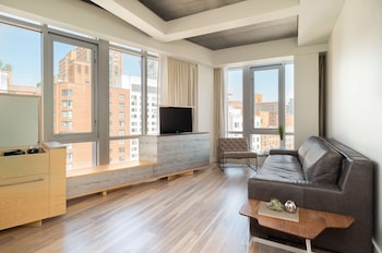 Premium bedding, down comforters, minibar, in-room safe at Hyatt Union Square New York