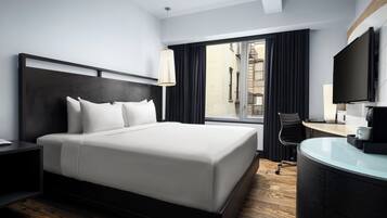 Habitación, 1 cama de matrimonio grande, vistas al patio | Vistas desde la habitación