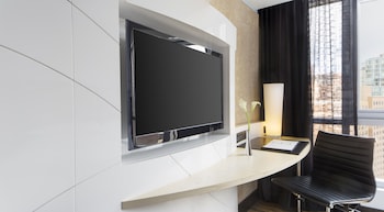 Premium bedding, down comforters, minibar, in-room safe at Hyatt Union Square New York