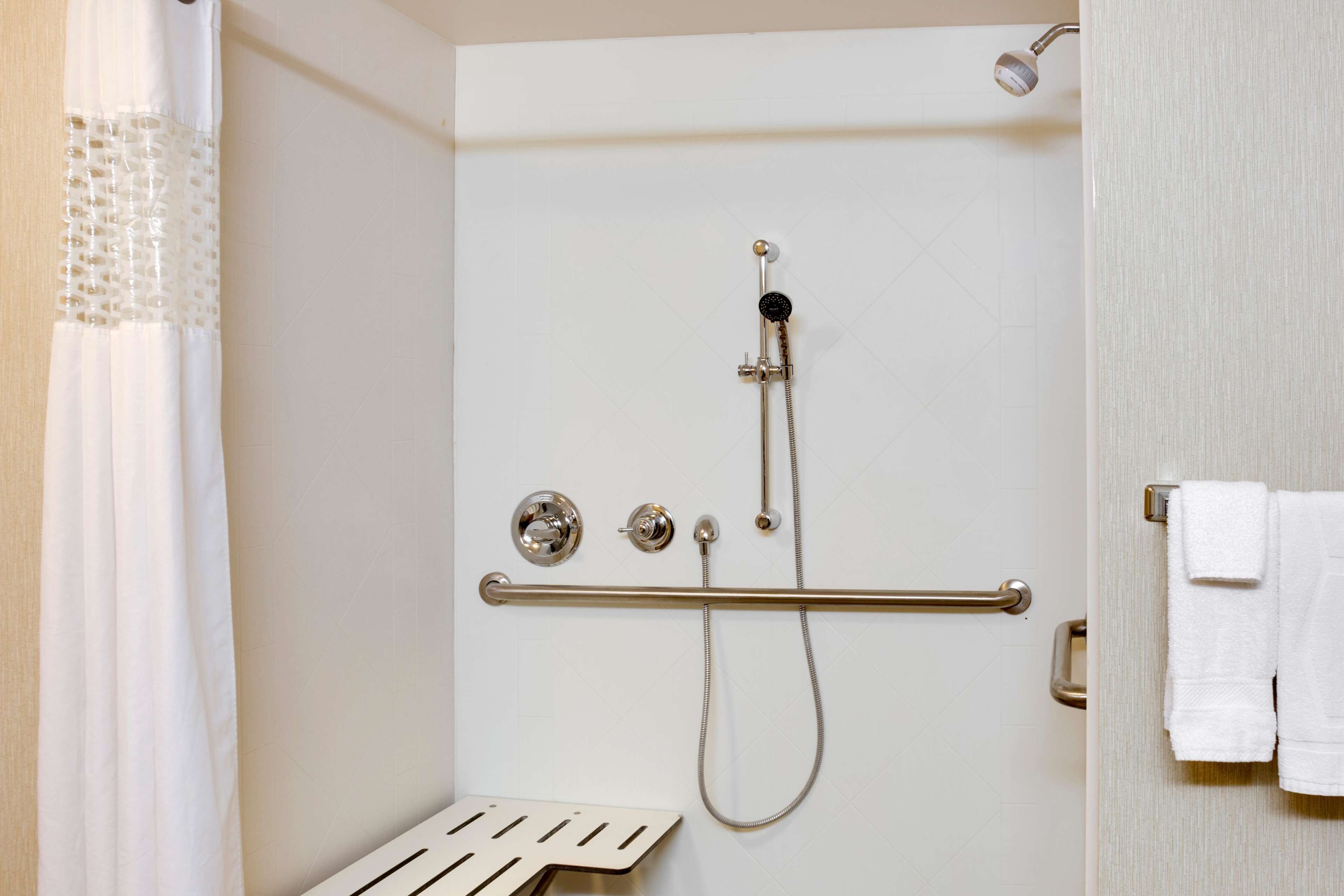 room, 1 king bed, accessible, non smoking | bathroom | designer toiletries, hair dryer, towels