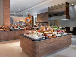 Breakfast served  - Mercure Bangkok Siam (Bangkok)