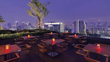 酒吧(店内)