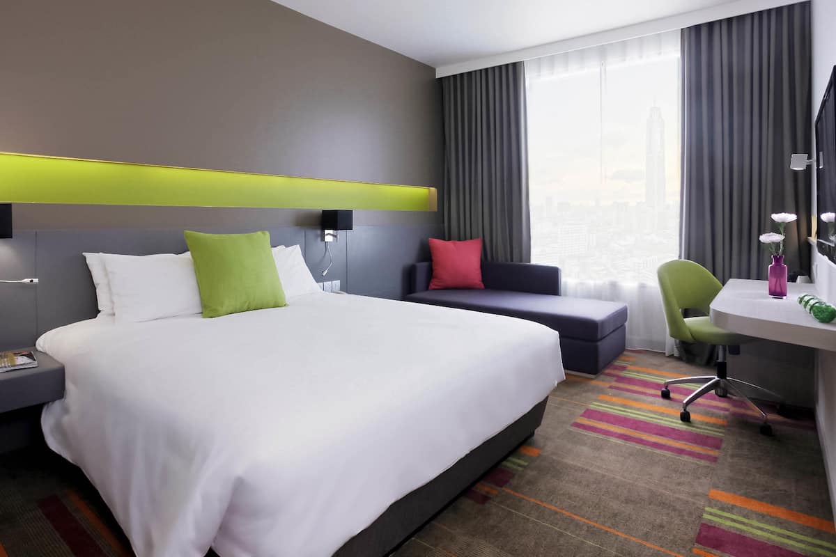 Superior Room, 1 Queen Bed | 1 bedroom, in-room safe, desk, laptop workspace