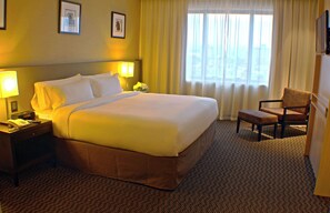 Caja fuerte, escritorio, sistema de insonorización y cunas gratuitas