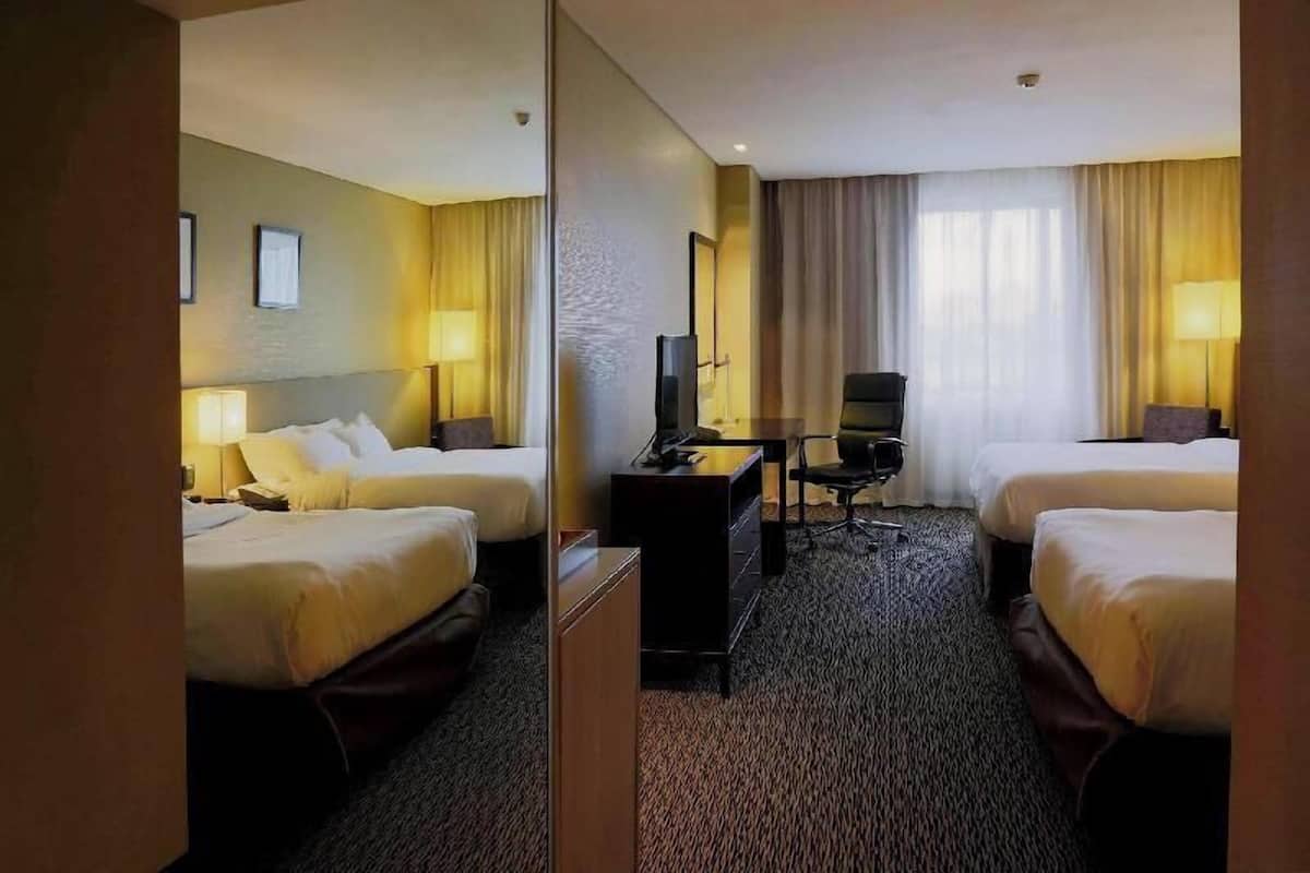 Värdeförvaringsskåp på rummet, skrivbord och ljudisolering