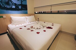 Dubbelrum eller tvåbäddsrum | Sängtillbehör av högsta kvalitet, Select Comfort-madrasser och minibar