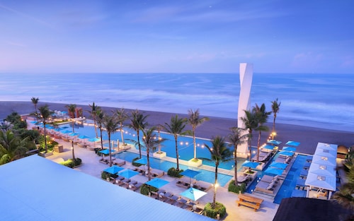 Lv8 Resort Hotel