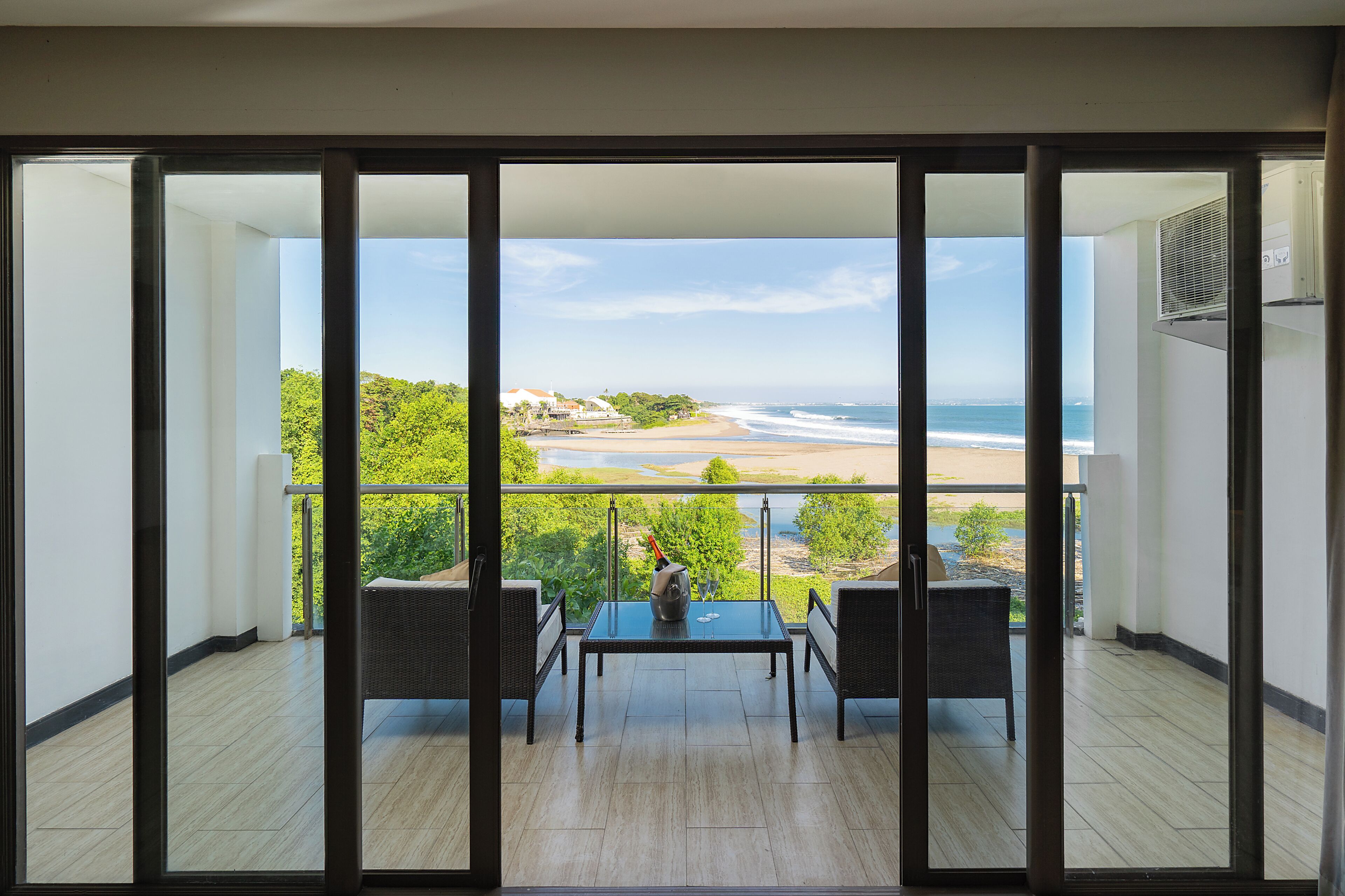 Suite, 1 Schlafzimmer, eingeschränkter Meerblick | Strand-/Meerblick