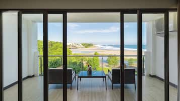 Suite, 1 Schlafzimmer, eingeschränkter Meerblick | Strand-/Meerblick