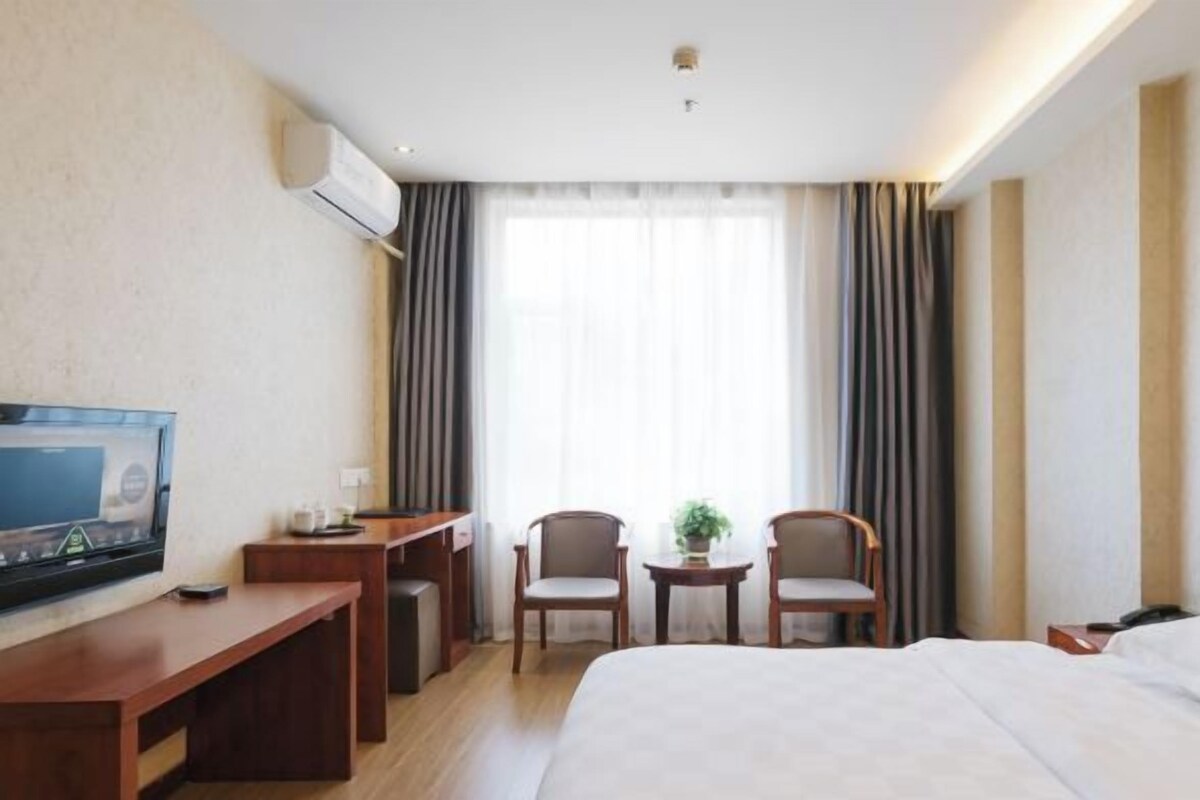 Super Deluxe Queen Room