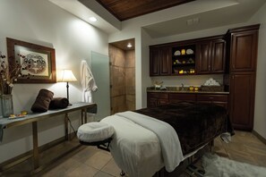 Dampfbad, Körperbehandlungen, Aromatherapie, Warmsteinmassagen